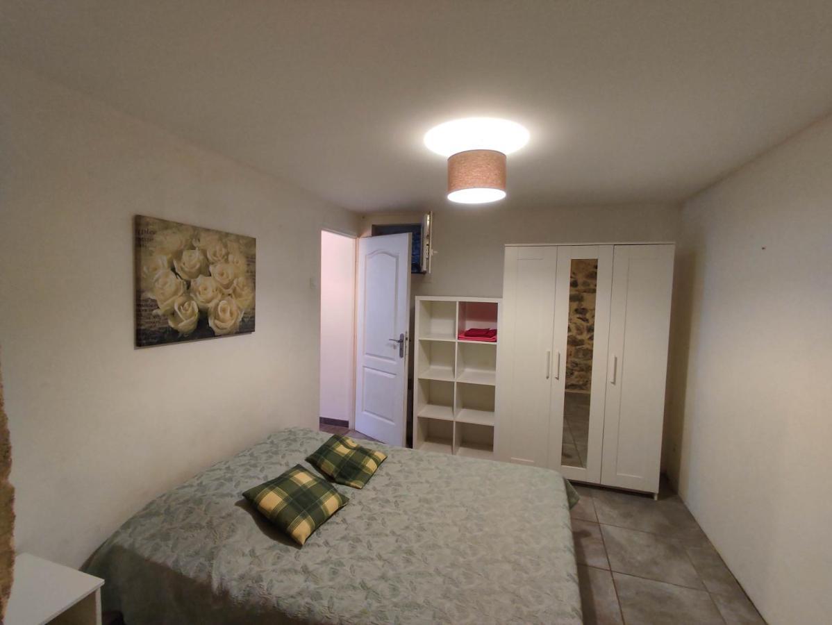 Pont De Crau Appartement Arles Buitenkant foto